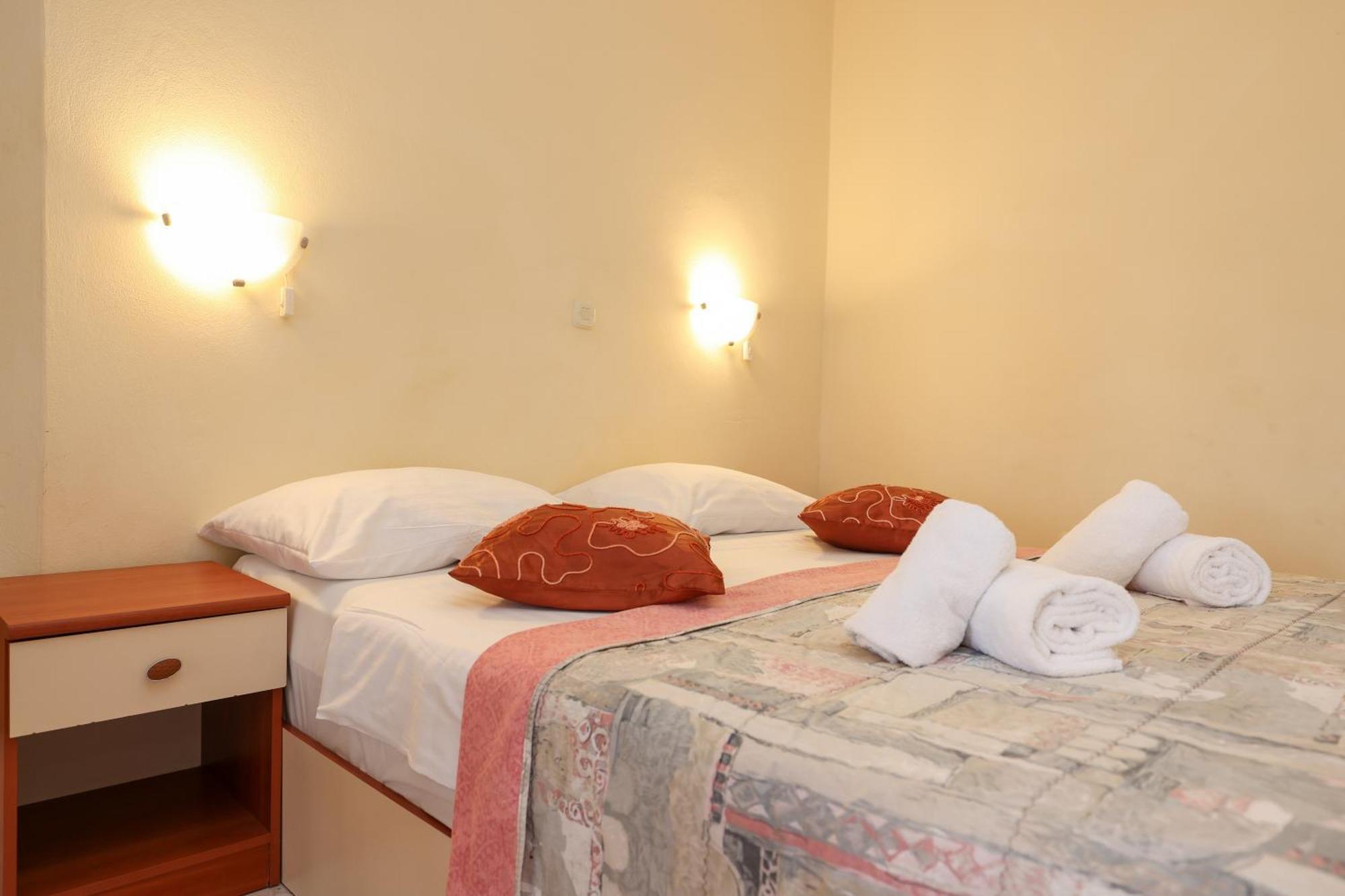 Sukošan Beachfront Apartments Jermen מראה חיצוני תמונה