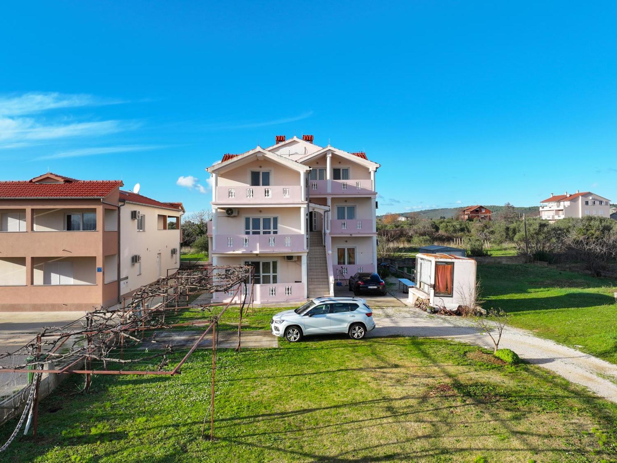 Sukošan Beachfront Apartments Jermen מראה חיצוני תמונה