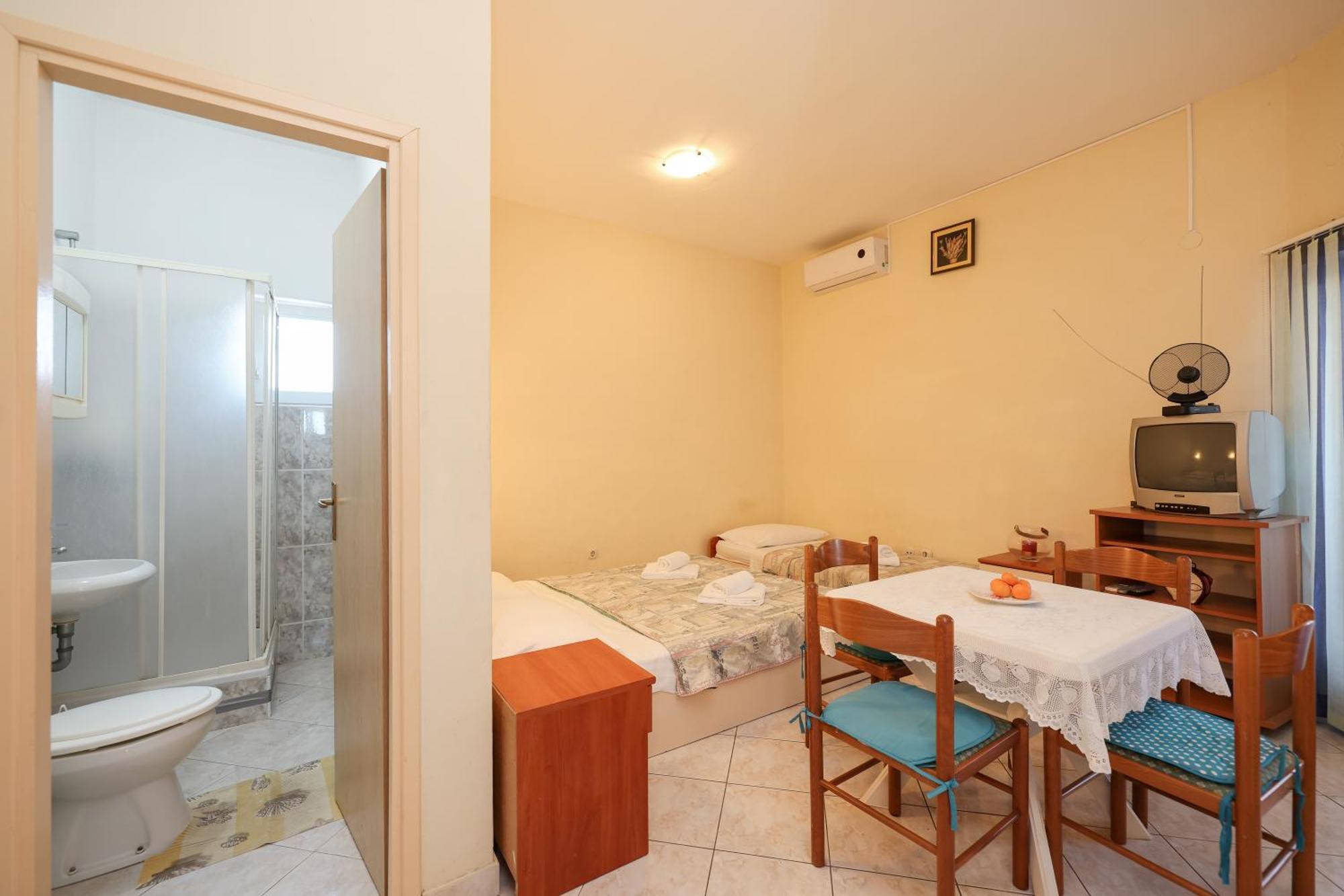 Sukošan Beachfront Apartments Jermen מראה חיצוני תמונה