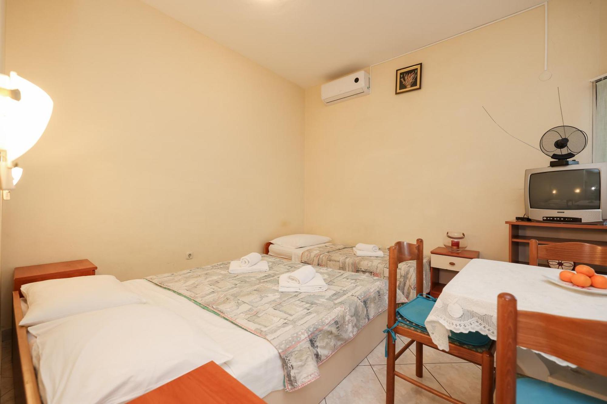 Sukošan Beachfront Apartments Jermen מראה חיצוני תמונה