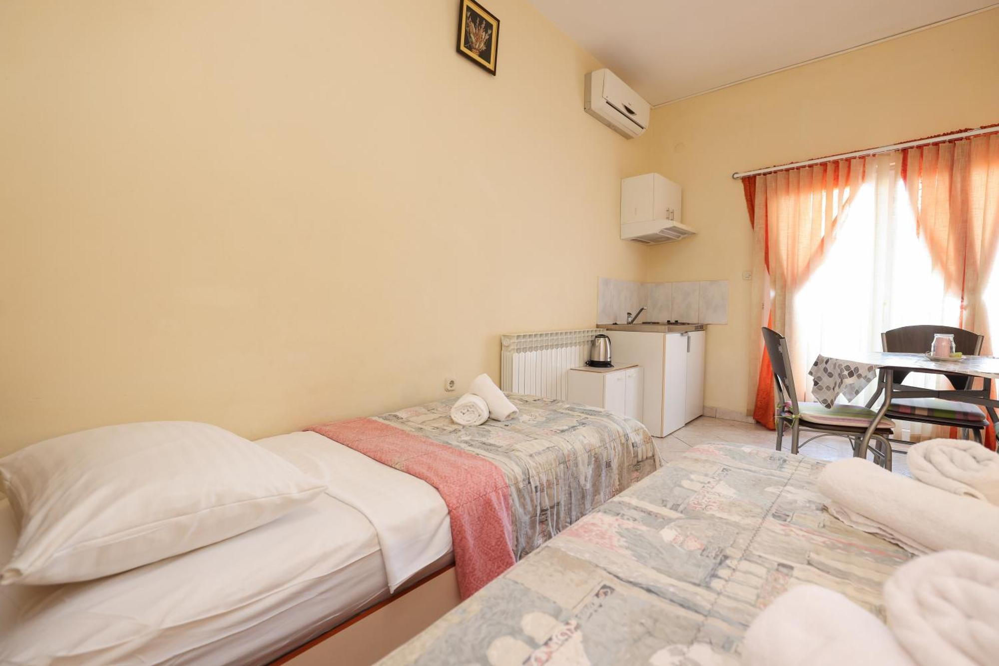 Sukošan Beachfront Apartments Jermen מראה חיצוני תמונה