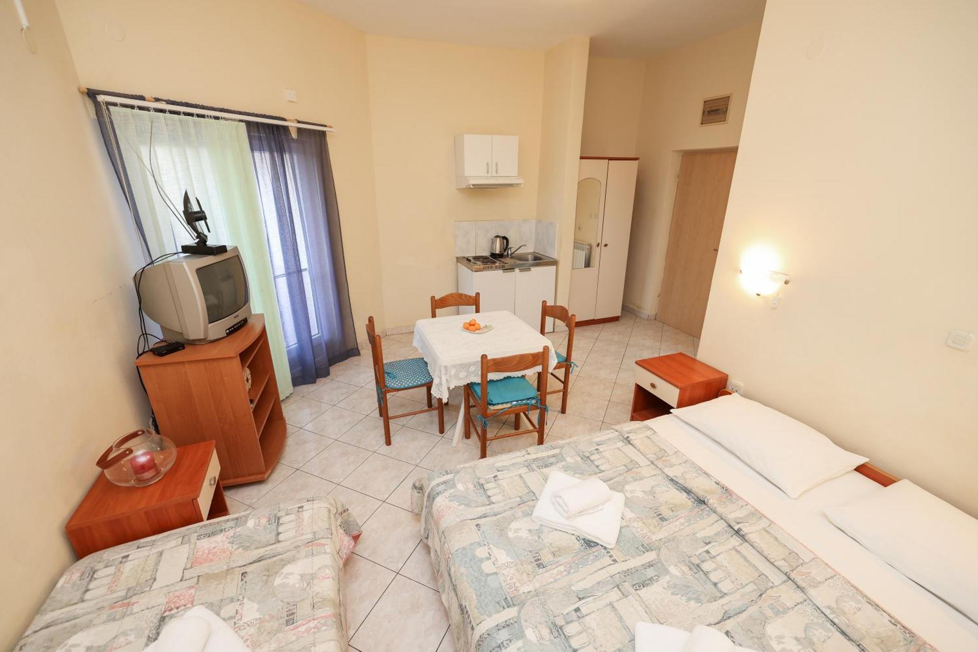 Sukošan Beachfront Apartments Jermen מראה חיצוני תמונה